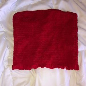 AMERICAN EAGLE: Red Crop Top